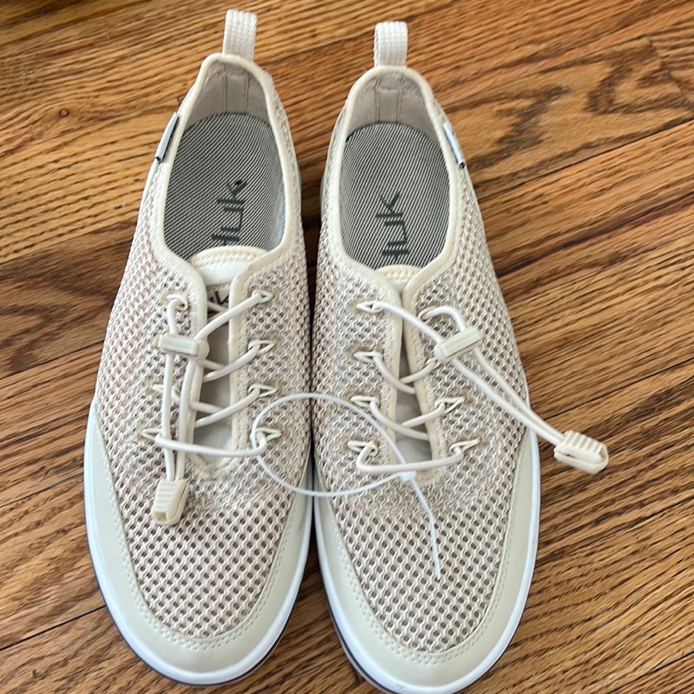 Huk Marina women’s shoes size 7.5